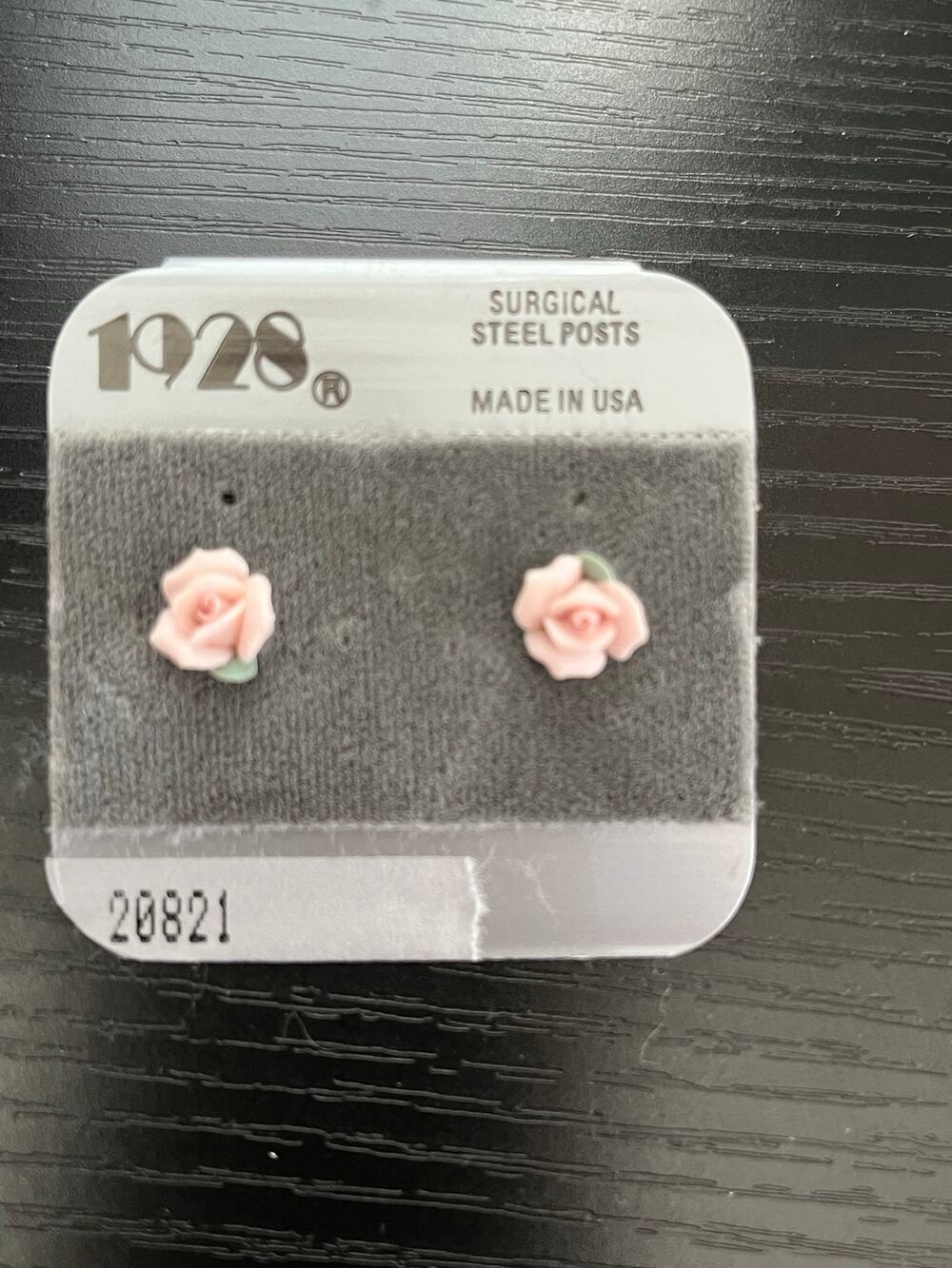 1928 Jewelry Co Pink Porcelain Rose Stud Earrings NWT Vintage Style Cottagecore